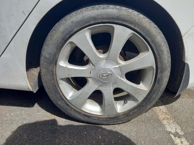 HYUNDAI ELANTRA GLS - 2011/2012 — foto 31 de 31