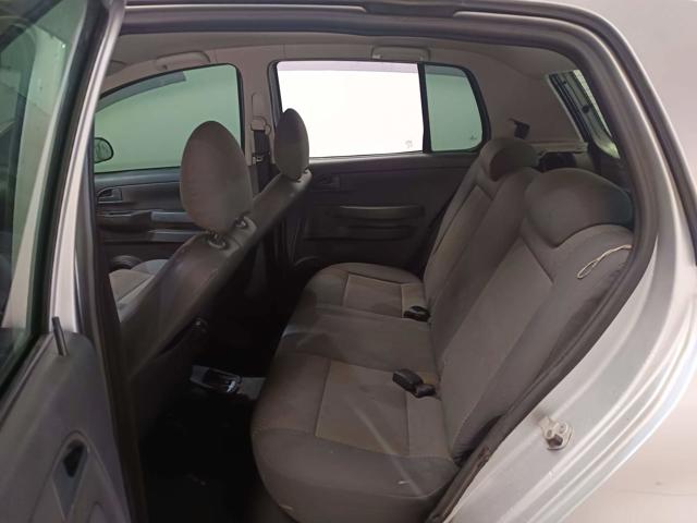 VOLKSWAGEN FOX 1.0 - 2007/2008 — foto 12 de 32