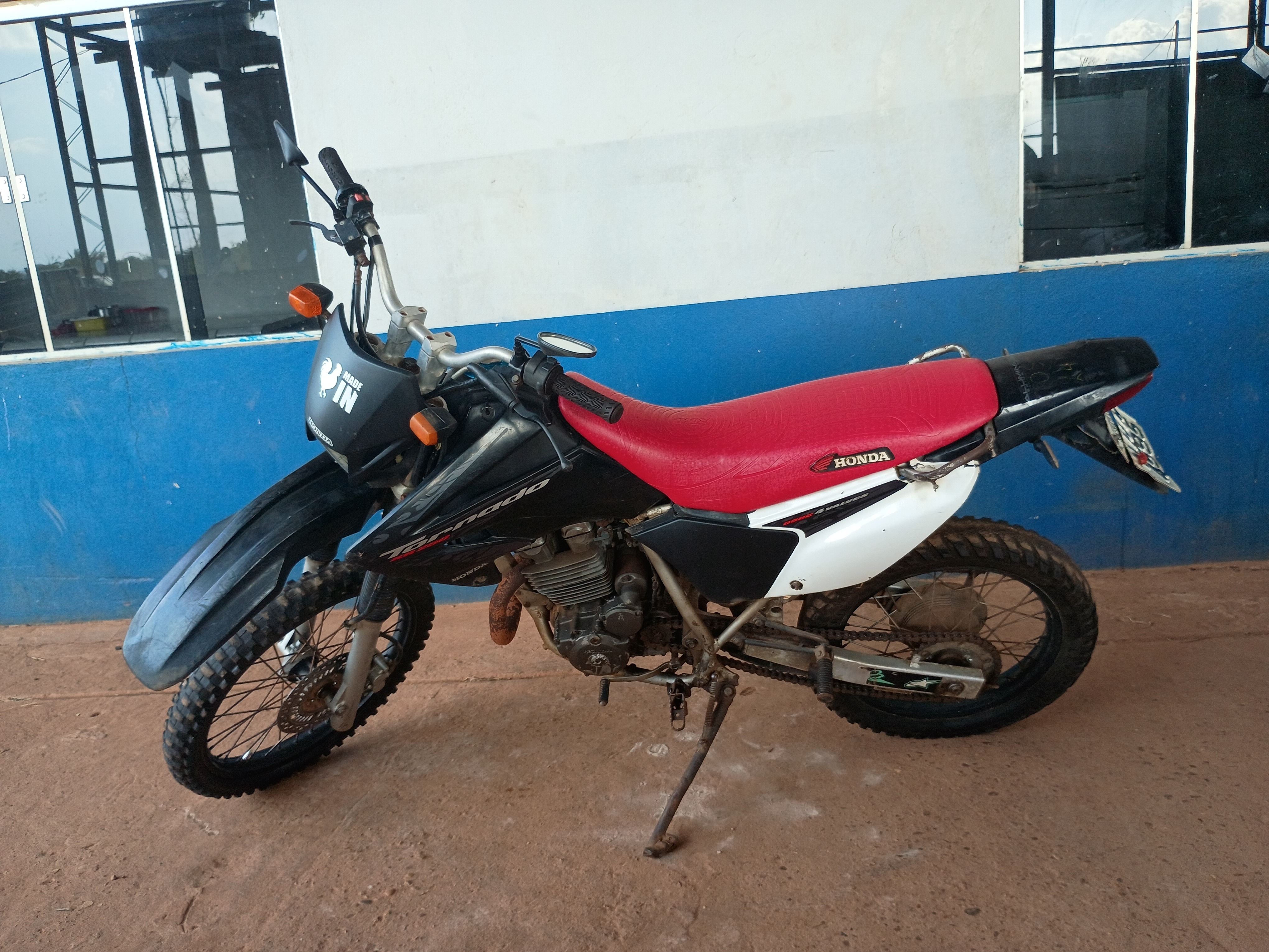 HONDA - XR 250 TORNADO - leilão extrajudicial - ALTAMIRA PA - lance mínimo R$ 530