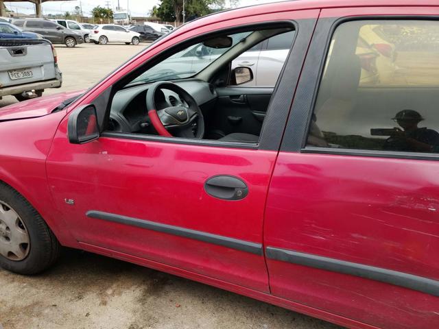 CHEVROLET CELTA 1.0L LS - 2011/2012 — foto 32 de 40
