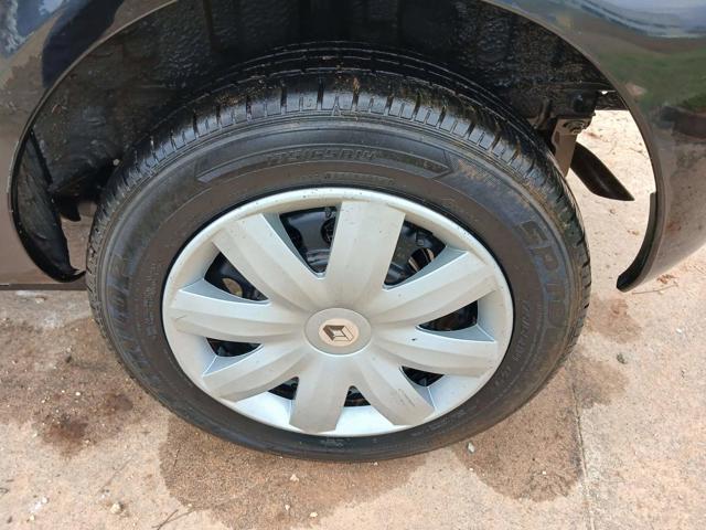 RENAULT CLIO CAM1016VH - 2009/2009 — foto 22 de 24