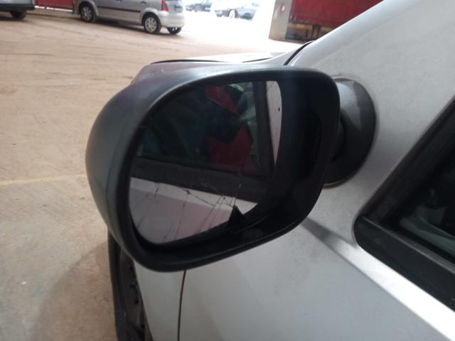 RENAULT SANDERO AUT1016V - 2009/2009 — foto 36 de 37