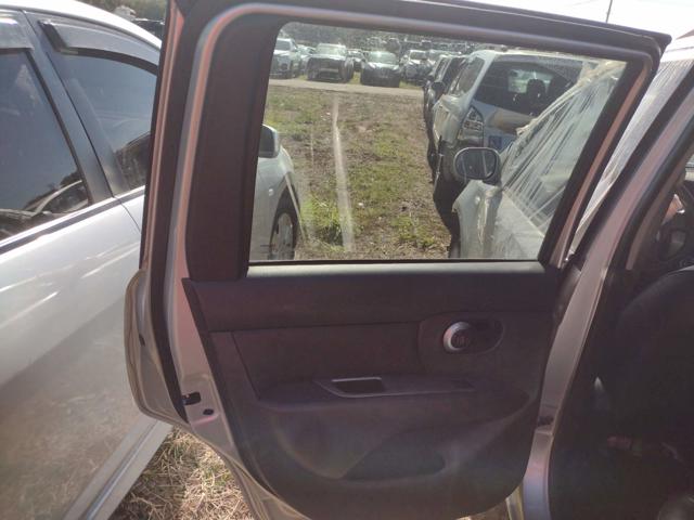 NISSAN LIVINA 18SL - 2012/2013 — foto 18 de 36