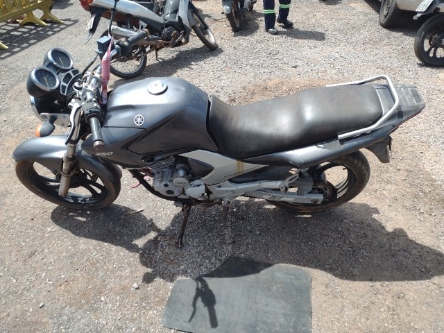 YAMAHA - FAZER YS250 - leilão extrajudicial - SAMAMBAIA DF - lance mínimo R$ 2.500