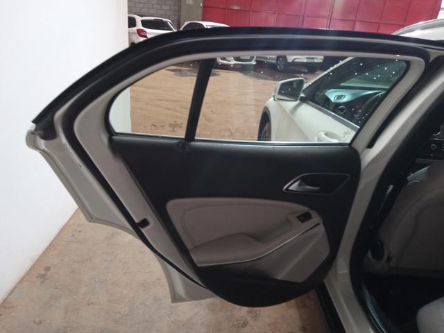 MERCEDES-BENZ GLA200FF - 2016/2016 — foto 17 de 33