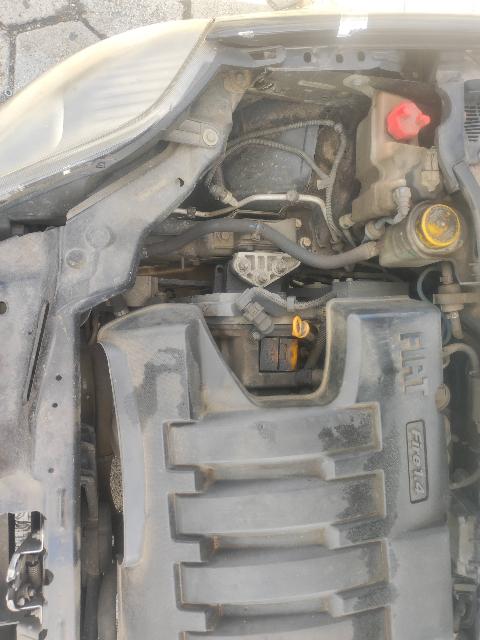 FIAT PUNTO ATTRACTIVE - 2011/2012 — foto 8 de 24