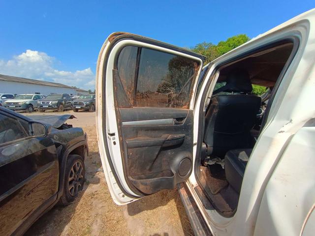 HILUX CD SRV 4X4 2.8 TDI DIESEL AUT - 2018/2019 — foto 12 de 40