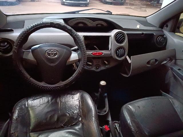 TOYOTA ETIOS SD XLS - 2013/2013 — foto 5 de 33
