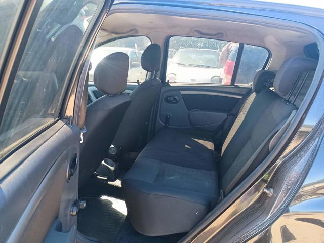 RENAULT SANDERO EXP1016V - 2010/2010 — foto 12 de 26
