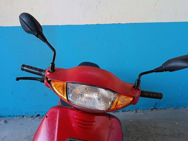 HONDA C100 BIZ - 1999/1999 — foto 8 de 13