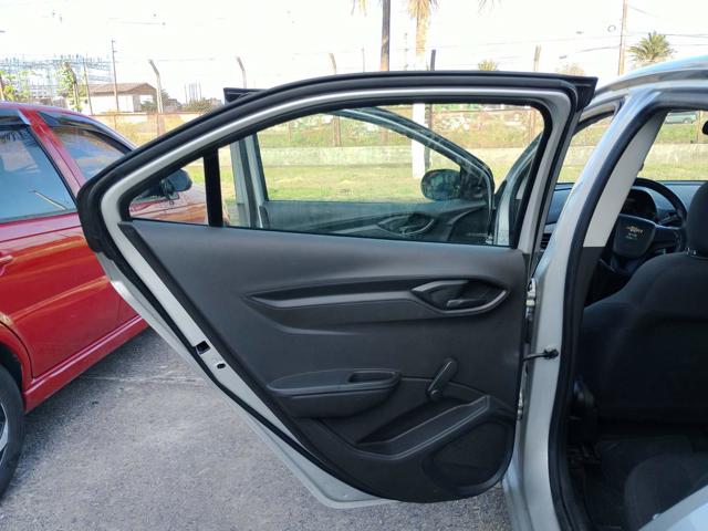 CHEVROLET ONIX 10MT JOYE - 2017/2018 — foto 16 de 27