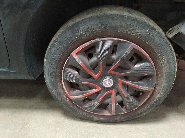 FIAT PUNTO 1.4 - 2010/2010 — foto 31 de 40