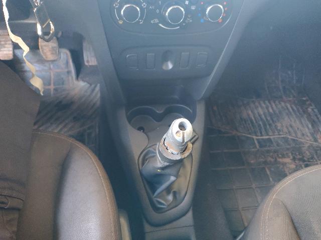 Foto 8 de 39: SANDERO EXP16SCE - 2017/2018