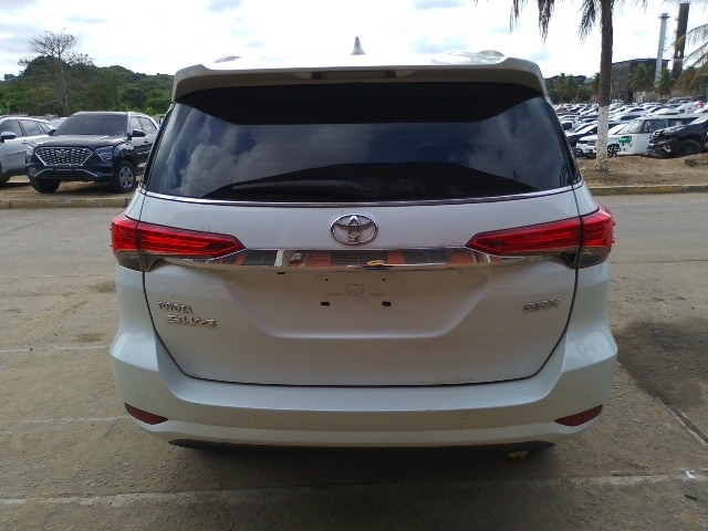 TOYOTA HILUX SWSRXA4FD - 2023/2023 — foto 23 de 40