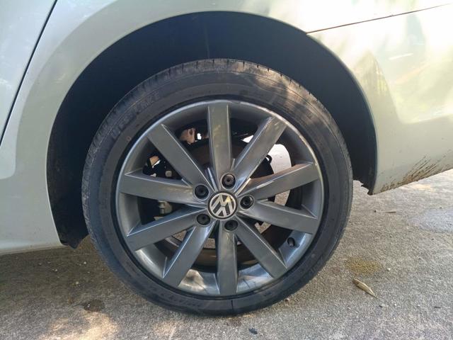 VOLKSWAGEN JETTA 2.0 - 2012/2012 — foto 23 de 28