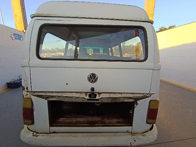 VOLKSWAGEN KOMBI - 2004/2005 — foto 21 de 23