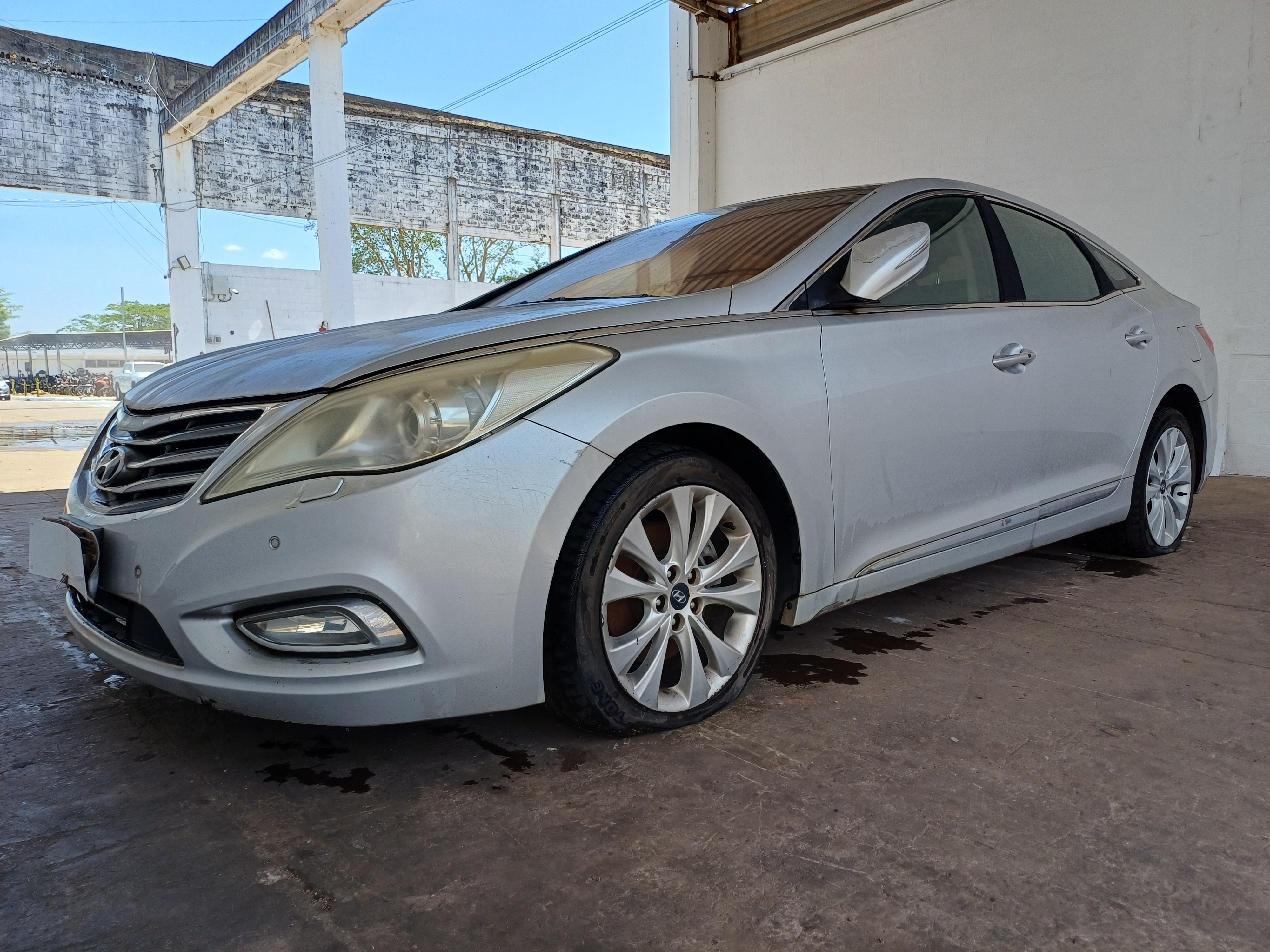 Hyundai Azera 3.0 V6 2013 em leilão — PI