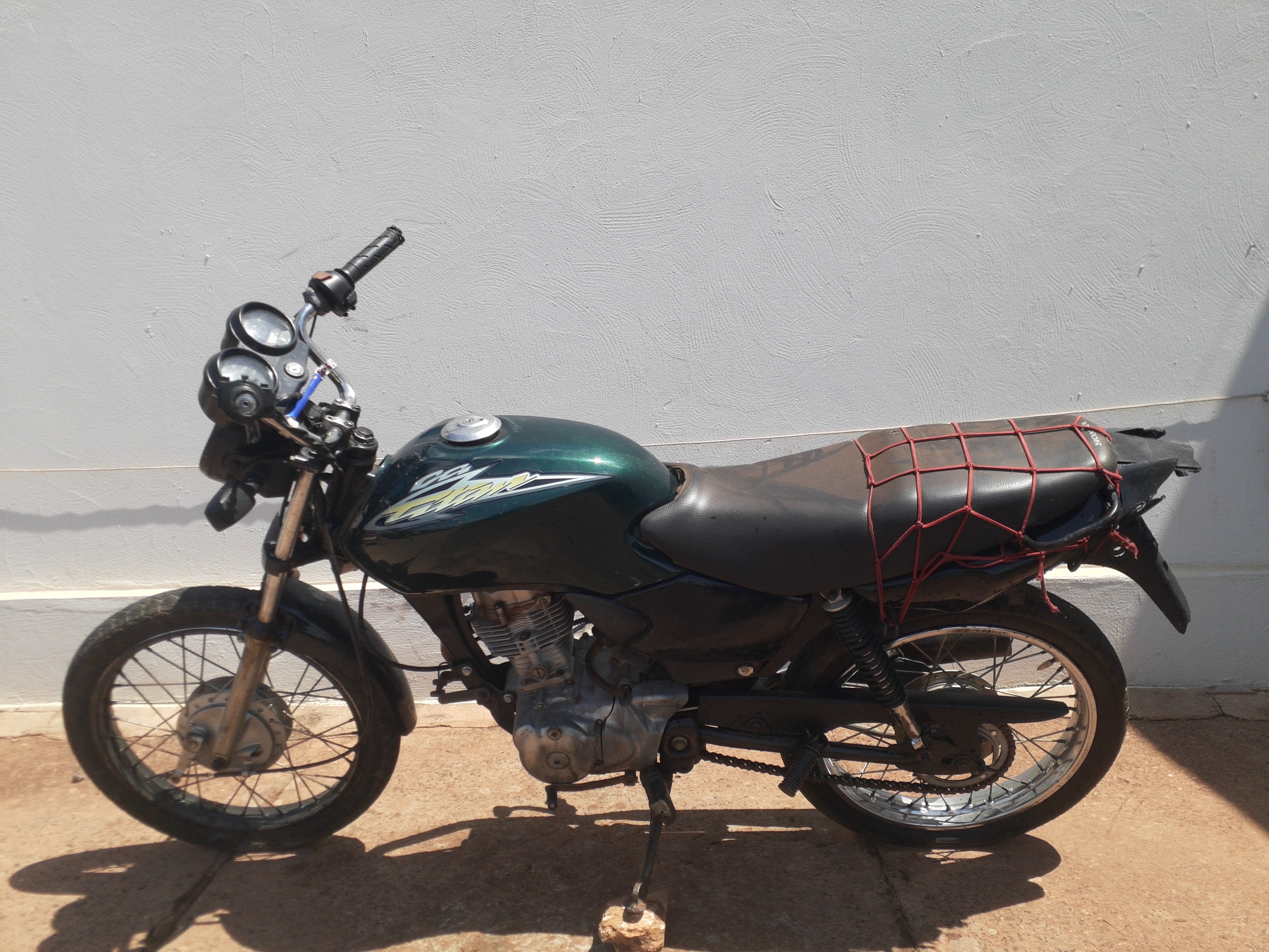 Honda CG 125 Titan KS 2001 em leilão