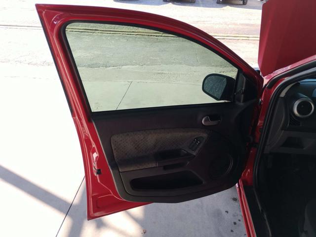 FORD FIESTA 1.6 FLEX - 2013/2014 — foto 19 de 36