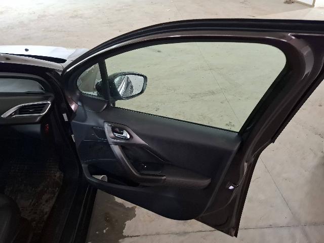 PEUGEOT 2008 GRIFFE A - 2016/2016 — foto 17 de 26