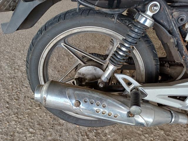 SUZUKI EN125 YES - 2005/2006 — foto 9 de 9