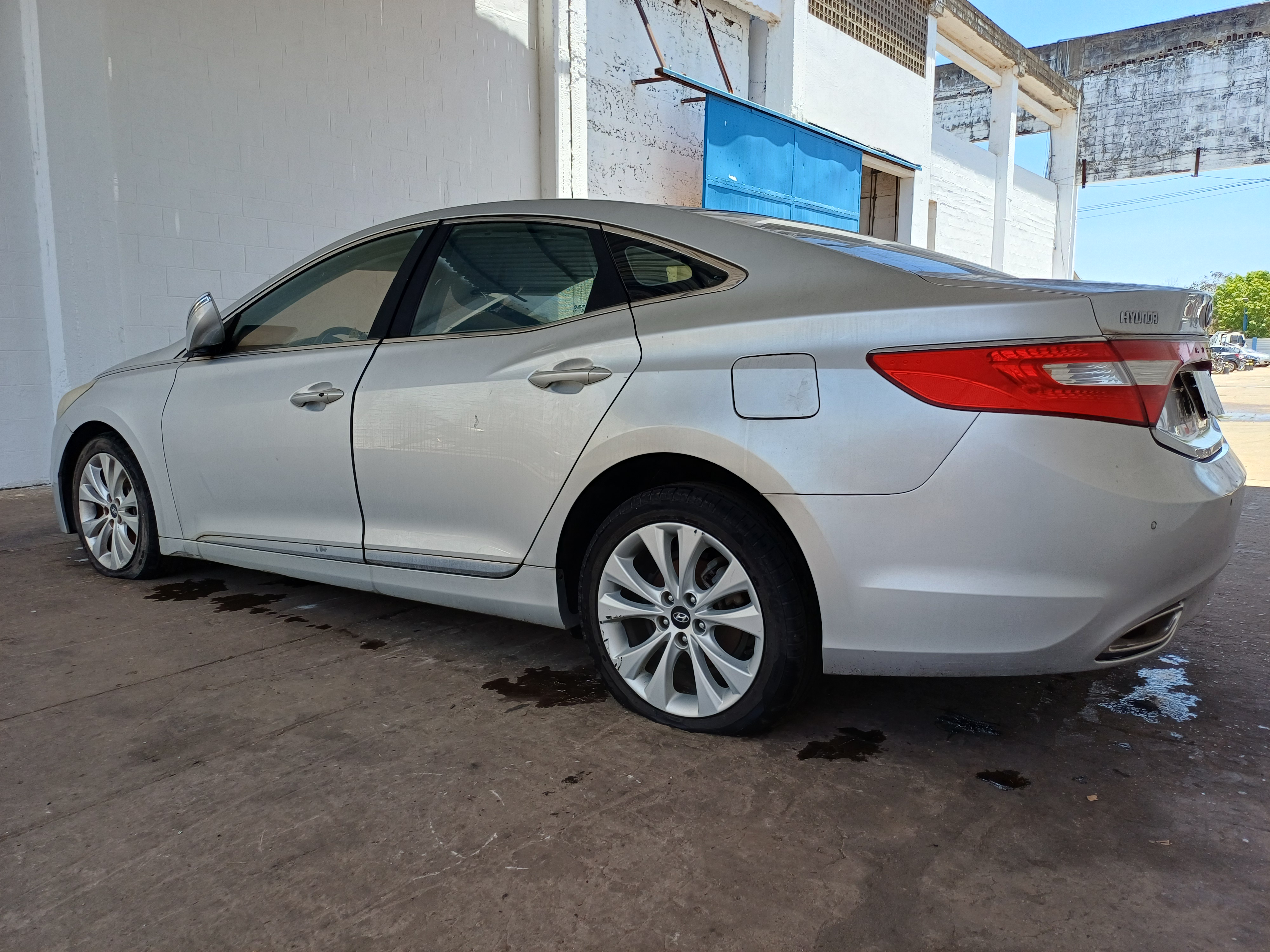 HYUNDAI AZERA 3.0 V6 - 2012/2013 — foto 16 de 24