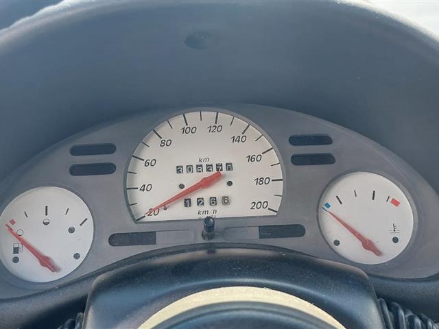 Foto 6 de 25: CORSA MILENIUM - 2001/2002