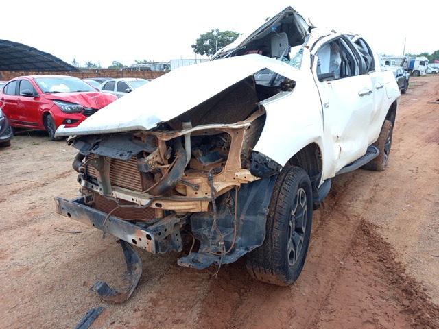 Toyota Hilux Cdsrva4fd 2024 em leilão