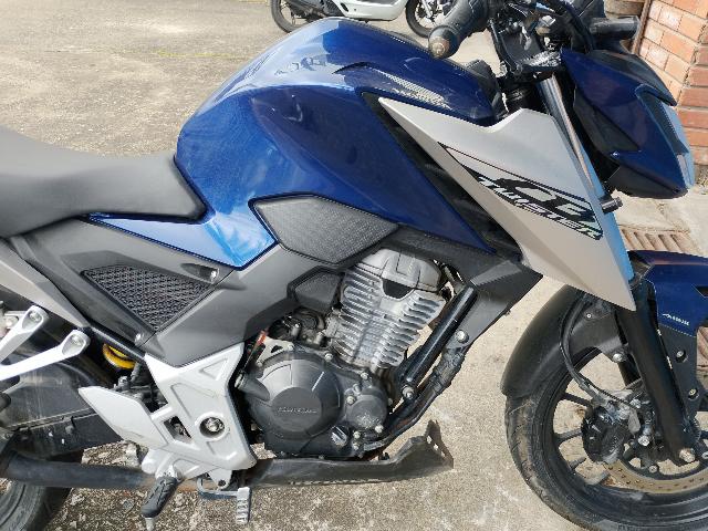 Foto 11 de 16: CB300F TWISTER ABS - 2025/2026