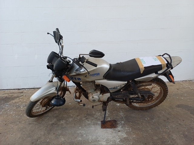 HONDA - CG 150 TITAN KS - leilão extrajudicial - TERESINA PI - lance mínimo R$ 1.600