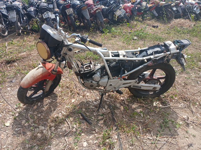 Honda CBX 250 Twister 2008 em leilão