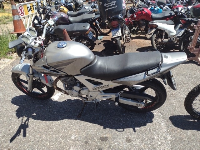 HONDA - CBX 250 TWISTER - leilão extrajudicial - SAMAMBAIA DF - lance mínimo R$ 4.000