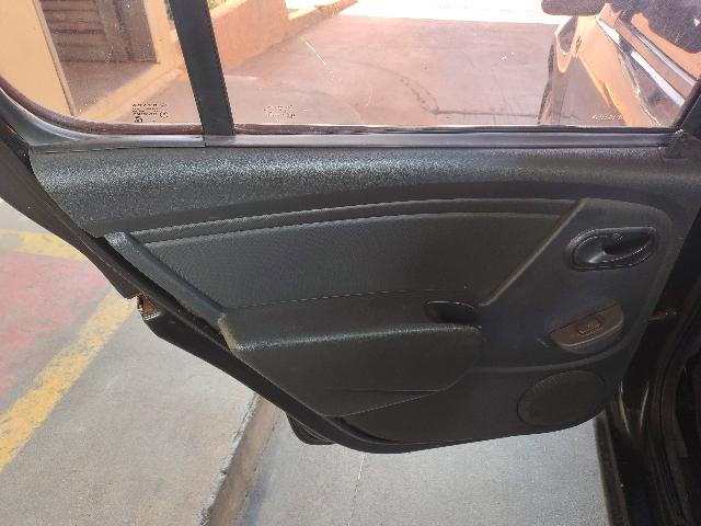 RENAULT SANDERO AUT 16 - 2010/2010 — foto 16 de 37