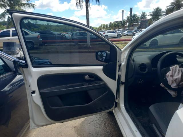 VOLKSWAGEN UP MOVE MA - 2014/2015 — foto 11 de 40