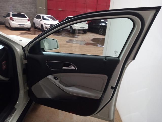 MERCEDES-BENZ GLA200FF - 2016/2016 — foto 15 de 33