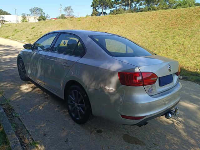 VOLKSWAGEN JETTA 2.0 - 2012/2012 — foto 4 de 28