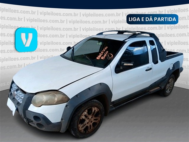 Fiat Strada Advent Flex 2012 em leilão