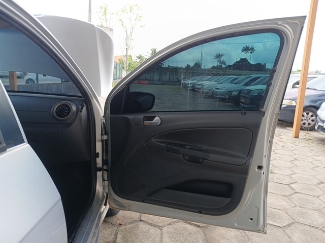 VOLKSWAGEN VOYAGE 1.0 - 2011/2011 — foto 14 de 26
