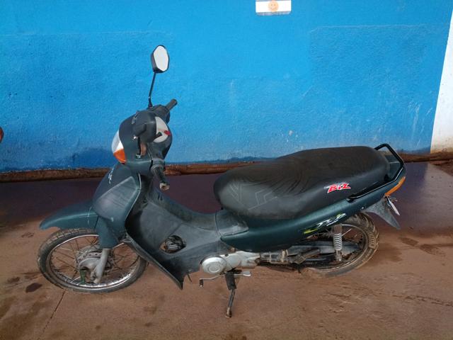 Honda C100 BIZ 2004 em leilão