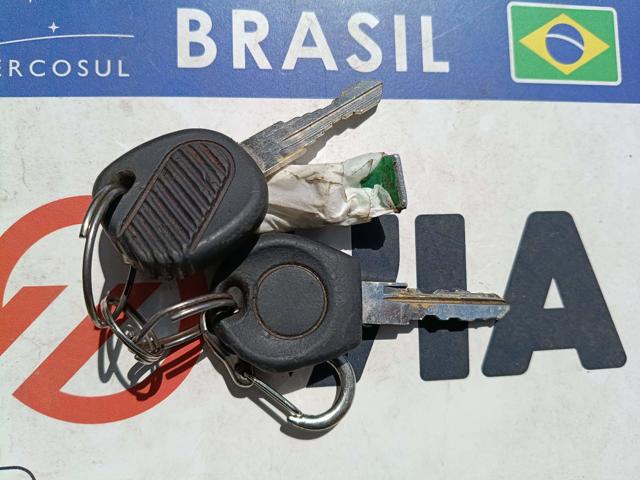 VOLKSWAGEN GOL 16V - 2000/2000 — foto 27 de 27