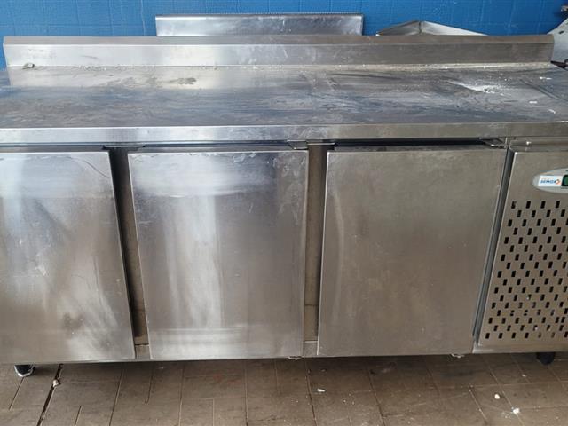 04 BALCÕES REFRIGERADOS - leilão extrajudicial - TERESINA PI - lance mínimo R$ 22.000