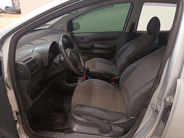 VOLKSWAGEN FOX 1.0 - 2007/2008 — foto 11 de 32