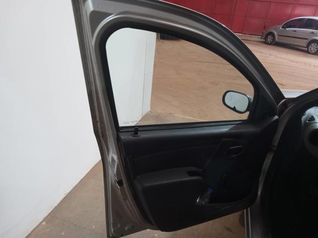 RENAULT SANDERO AUT1016V - 2009/2009 — foto 14 de 37