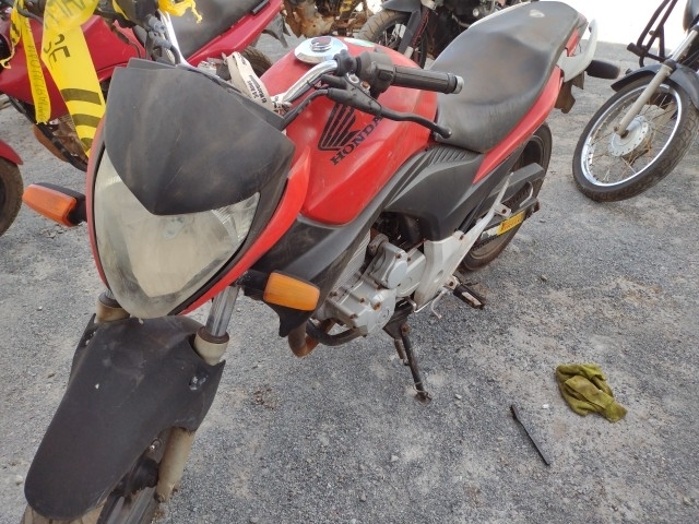 HONDA - CB 300R - leilão extrajudicial - SAMAMBAIA DF - lance mínimo R$ 3.100