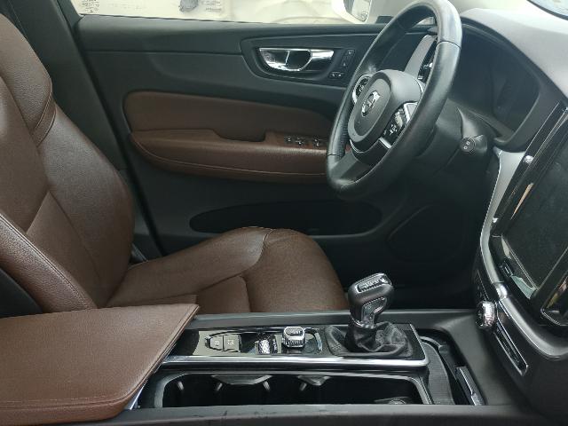 Foto 32 de 36: XC60 2.0 T5 MOM - 2018/2018