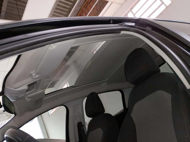 PEUGEOT 208 ALLURE - 2013/2014 — foto 19 de 32