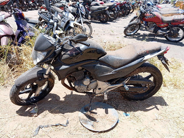 HONDA - CB 300R - leilão extrajudicial - TIANGUÁ CE - lance mínimo R$ 3.800