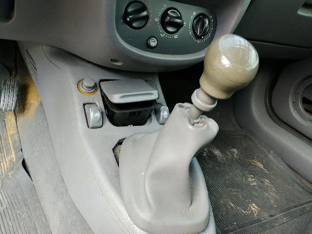 RENAULT CLIO RT 1.0 16V - 2002/2002 — foto 7 de 37