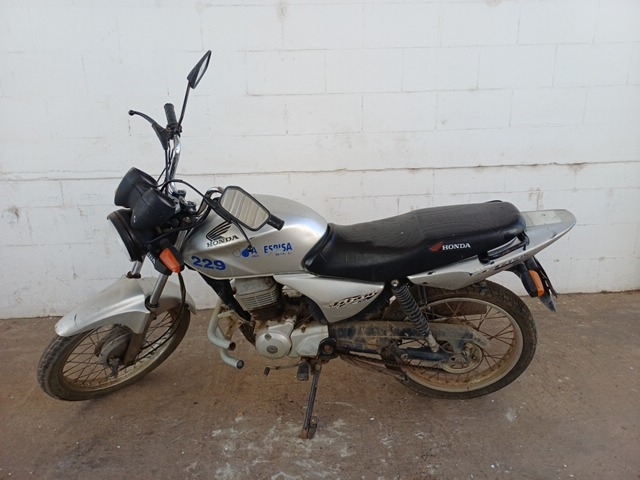 HONDA - CG 150 TITAN KS - leilão extrajudicial - TERESINA PI - lance mínimo R$ 2.000