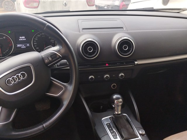 Foto 9 de 22: A3 LM 122CV I - 2015/2015